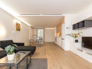 Appartamento con balcone in vendita a DE JOSEP ANSELM CLAVÉ