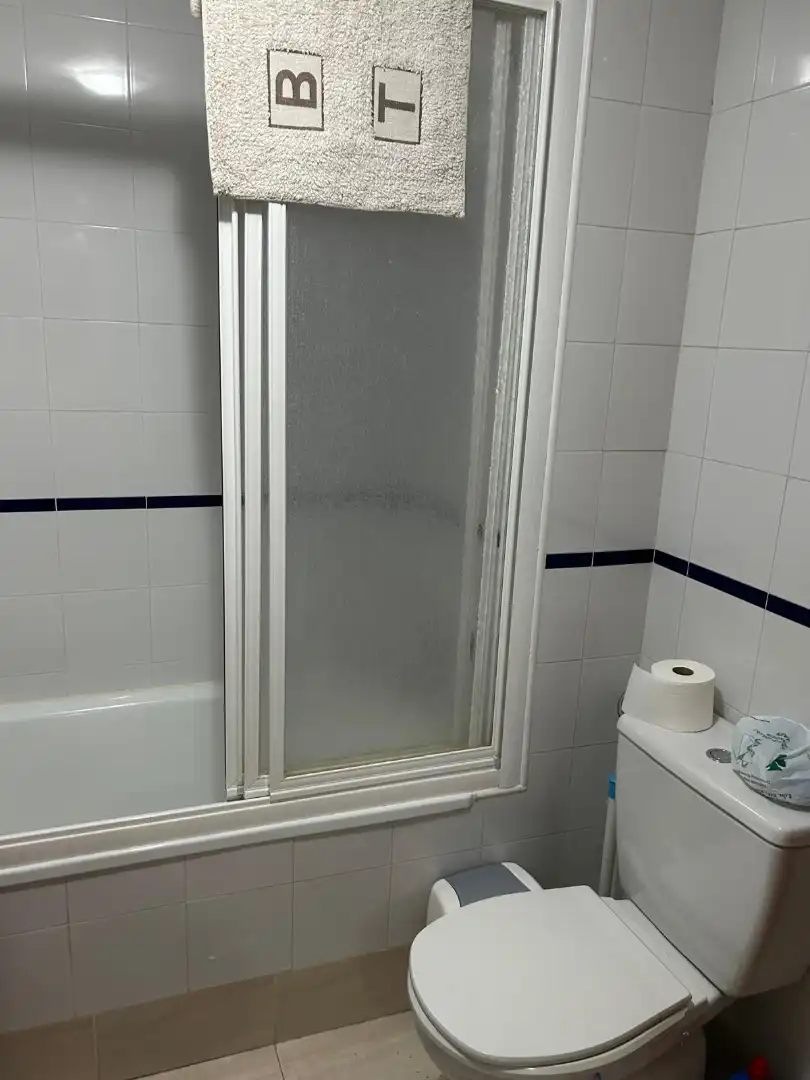 Bany de Pis en venda en Jaén amb Aire condicionat i Moblat