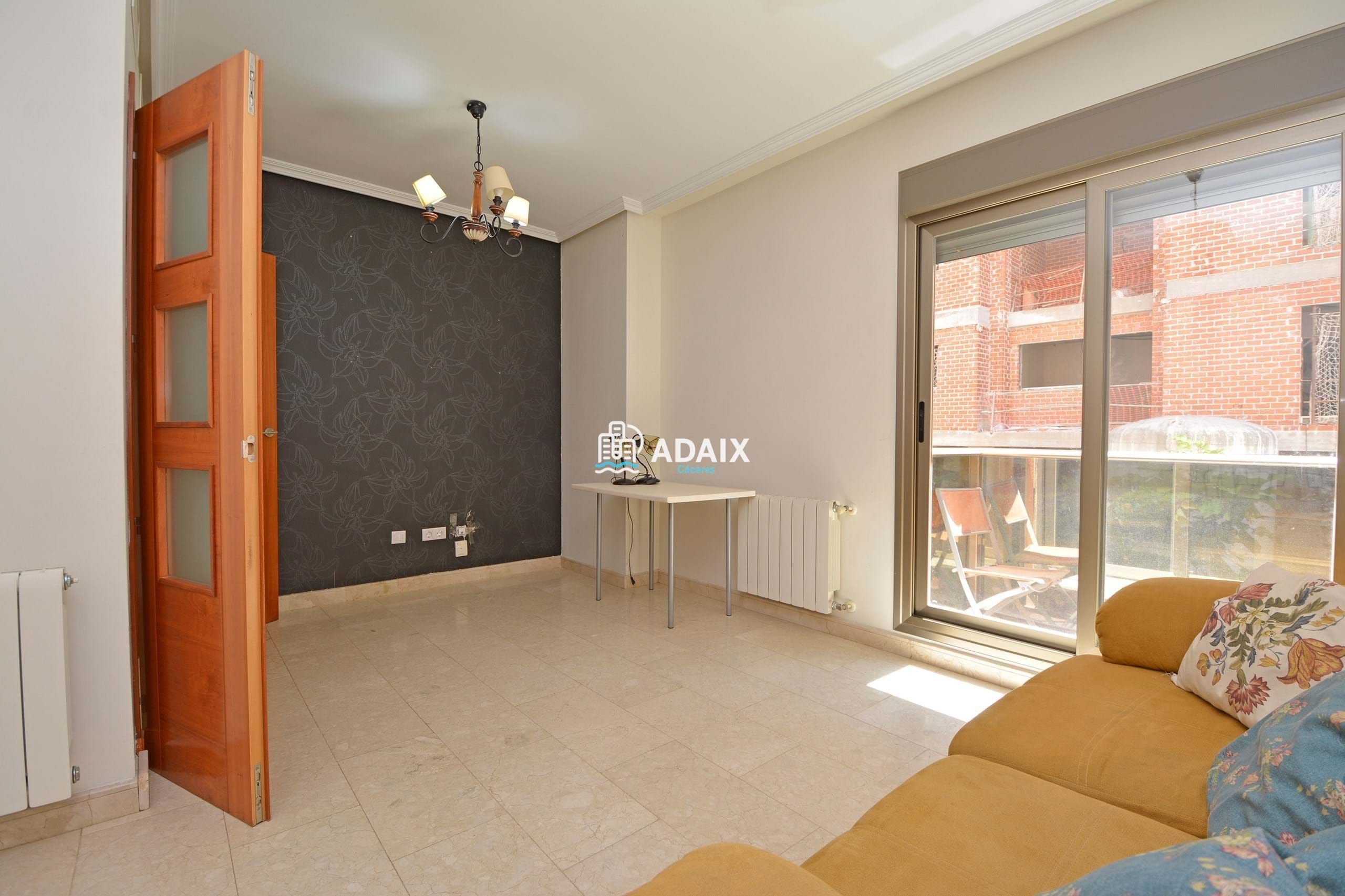 Habitación de Piso de alquiler en Cáceres Capital con Aire acondicionado, Calefacción y Terraza
