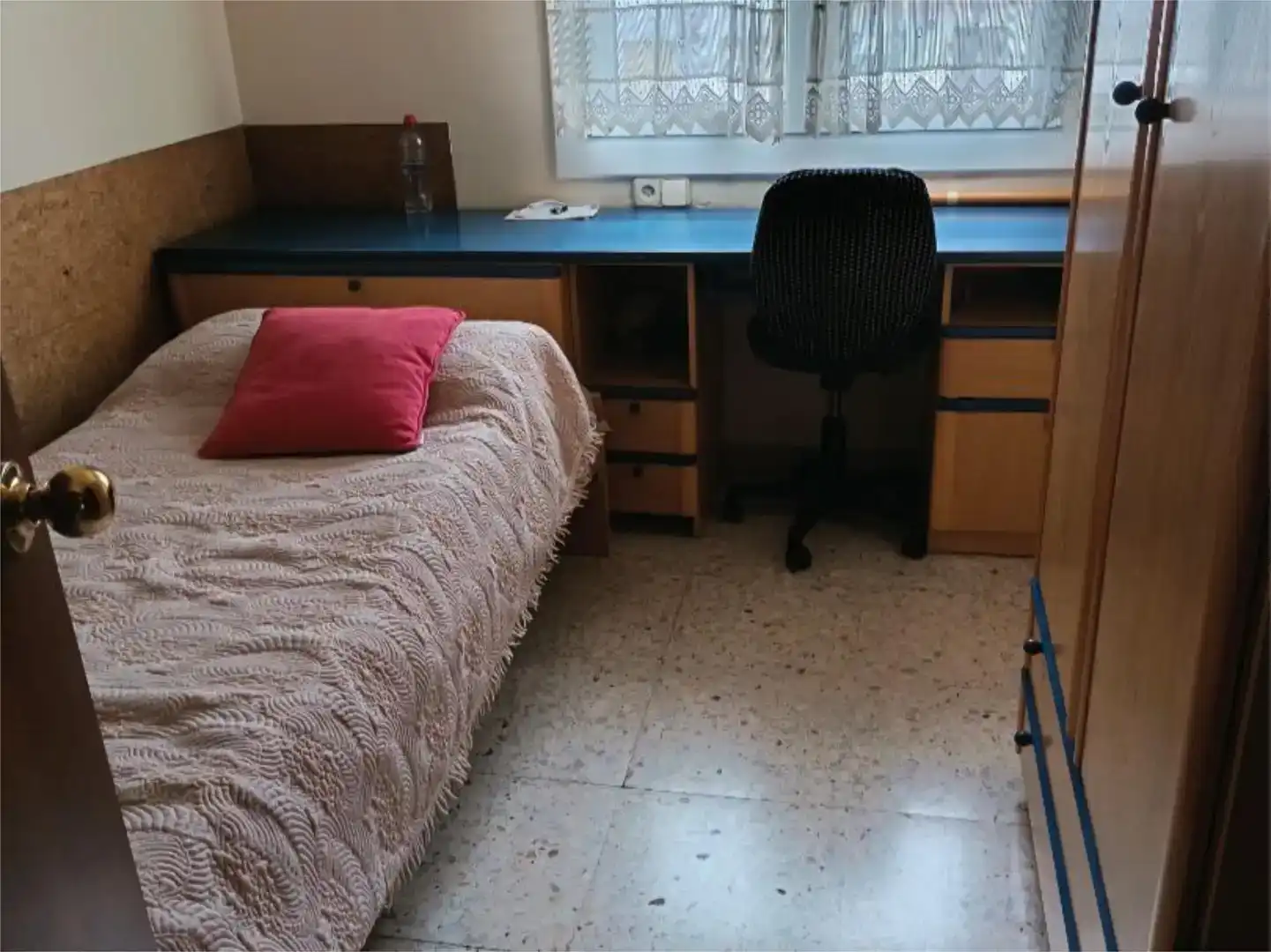 Dormitori de Casa adosada en venda en Manlleu amb Balcó