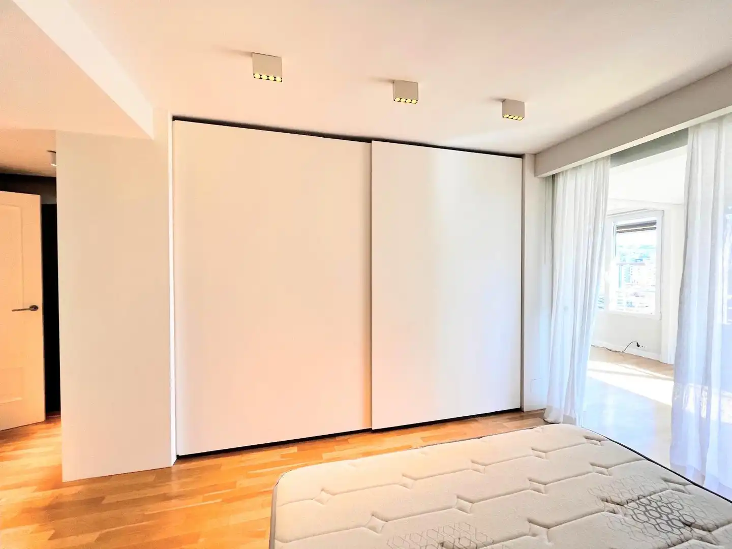 Habitación de Piso de alquiler en Benidorm con Aire acondicionado, Calefacción y Jardín privado
