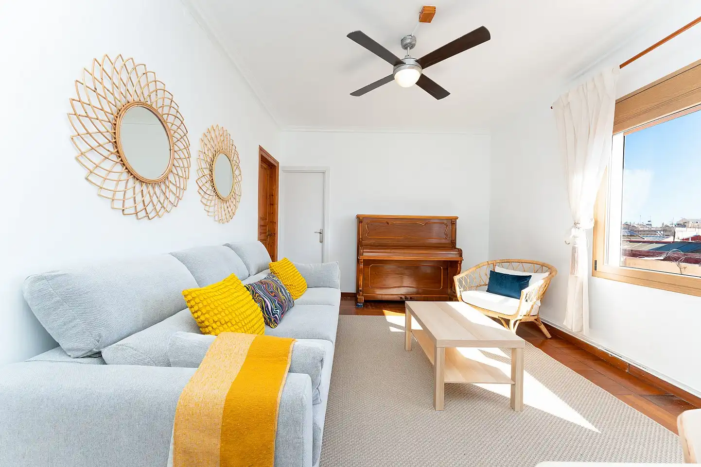 Sala de estar de Ático en venta en Barcelona con Aire acondicionado, Calefacción y Parquet