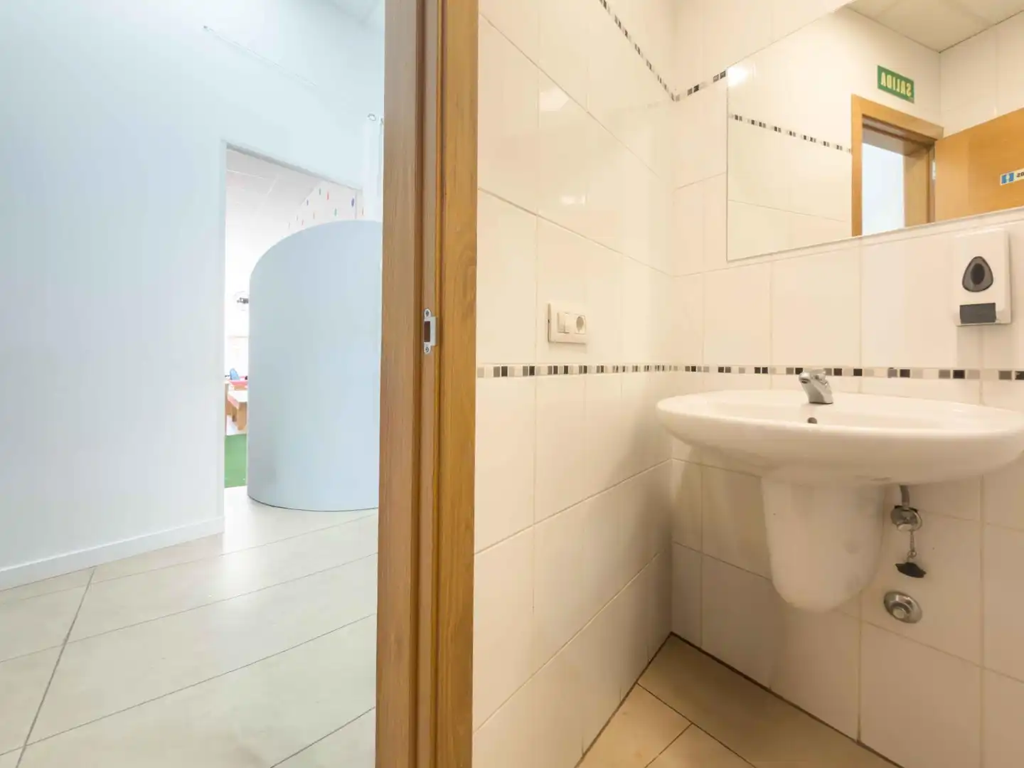 Bathroom of Commercial properties for rent in Güímar