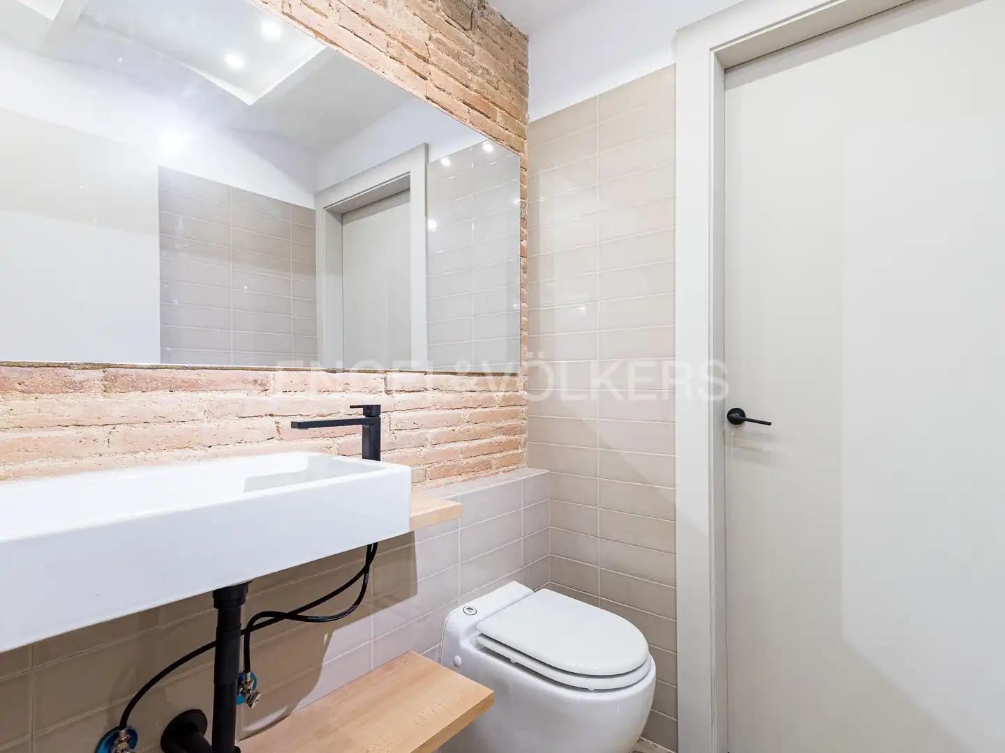 Baño de Piso de alquiler en Barcelona con Aire acondicionado, Calefacción y Parquet
