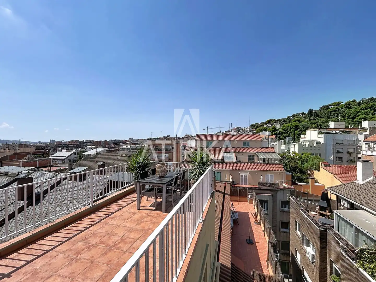 Terrasse von Dachboden zur Miete in Barcelona mit Klimaanlage, Heizung und Terrasse