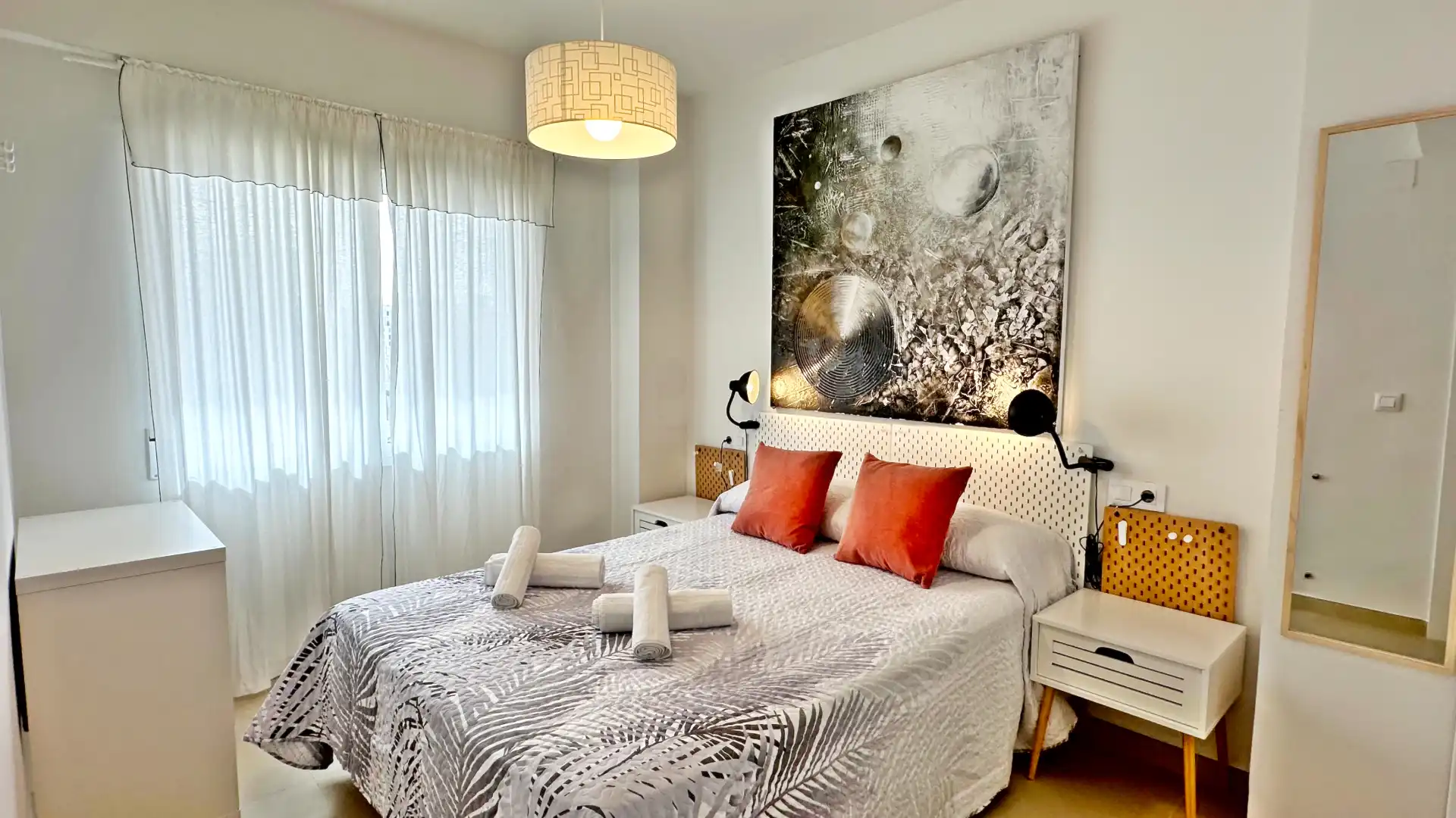 Dormitori de Apartament de lloguer en Gandia amb Aire condicionat, Calefacció i Moblat