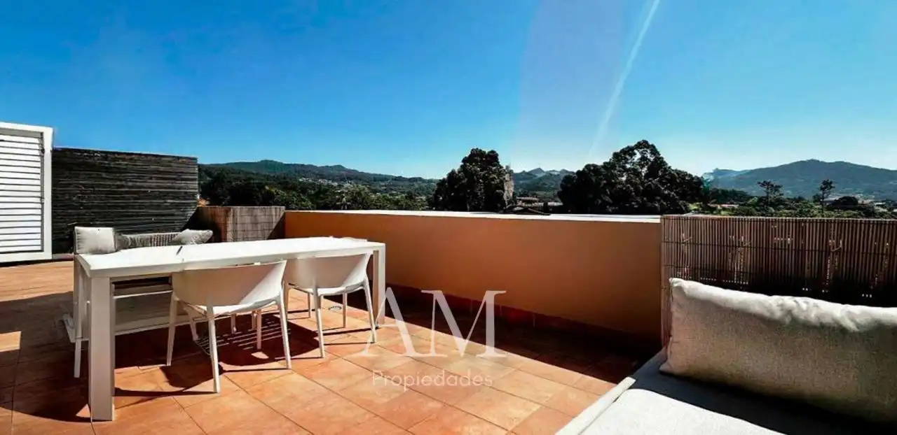 Terraza de Dúplex en venta en Nigrán con Calefacción, Terraza y Trastero