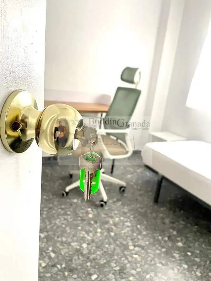 Piso de alquiler en Granada con Calefacción, Terraza y Amueblado