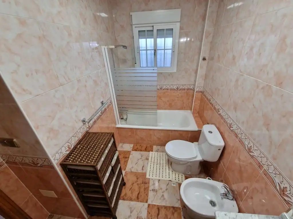 Bany de Casa o xalet de lloguer en Orihuela amb Aire condicionat, Moblat i Jacuzzi