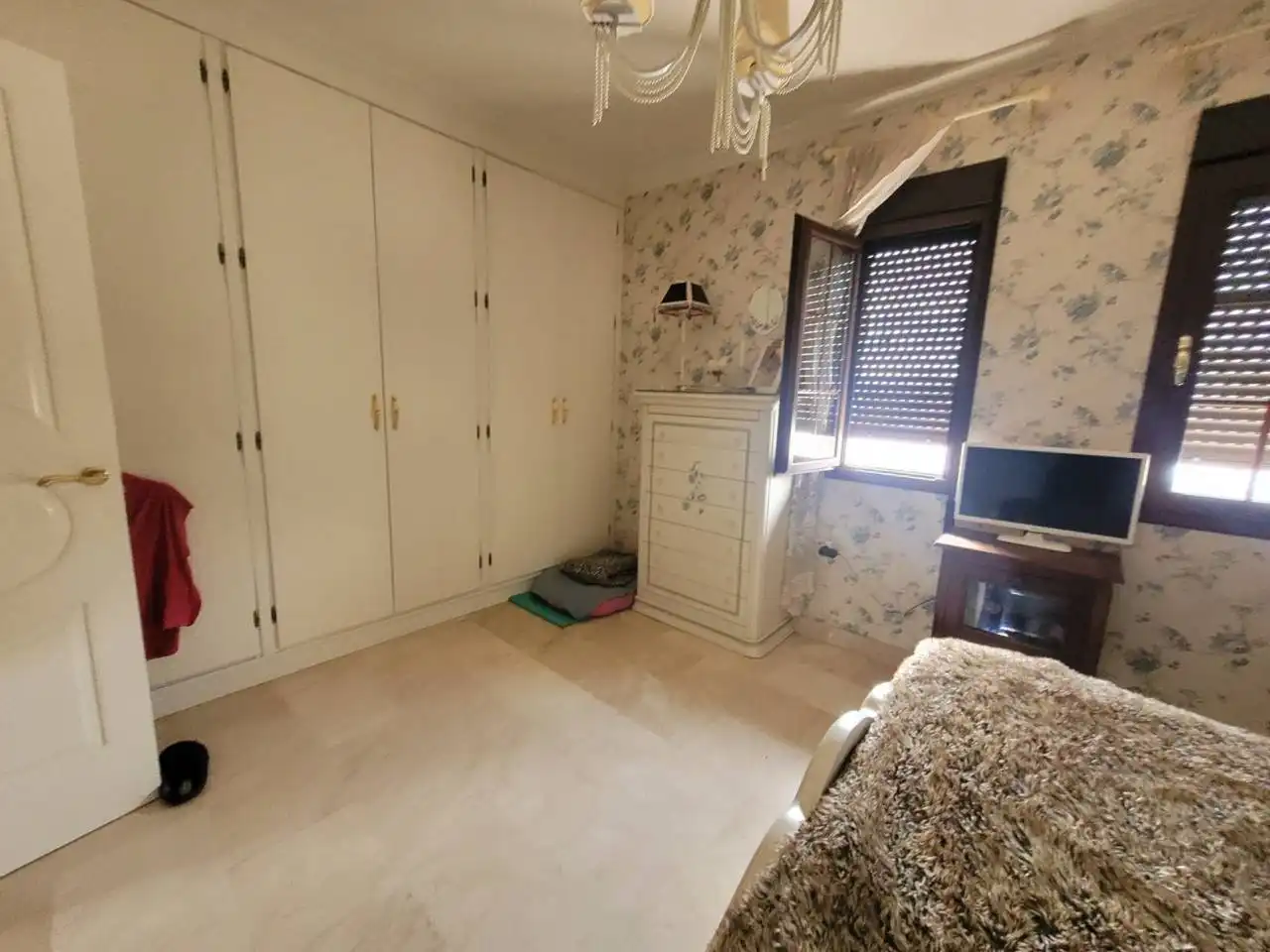 Dormitori de Casa o xalet en venda en Baza amb Jardí privat, Terrassa i Piscina