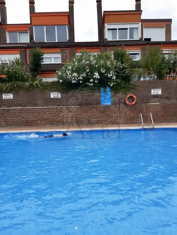 Piscina de Casa adosada en venta en Leioa con Calefacción, Jardín privado y Terraza