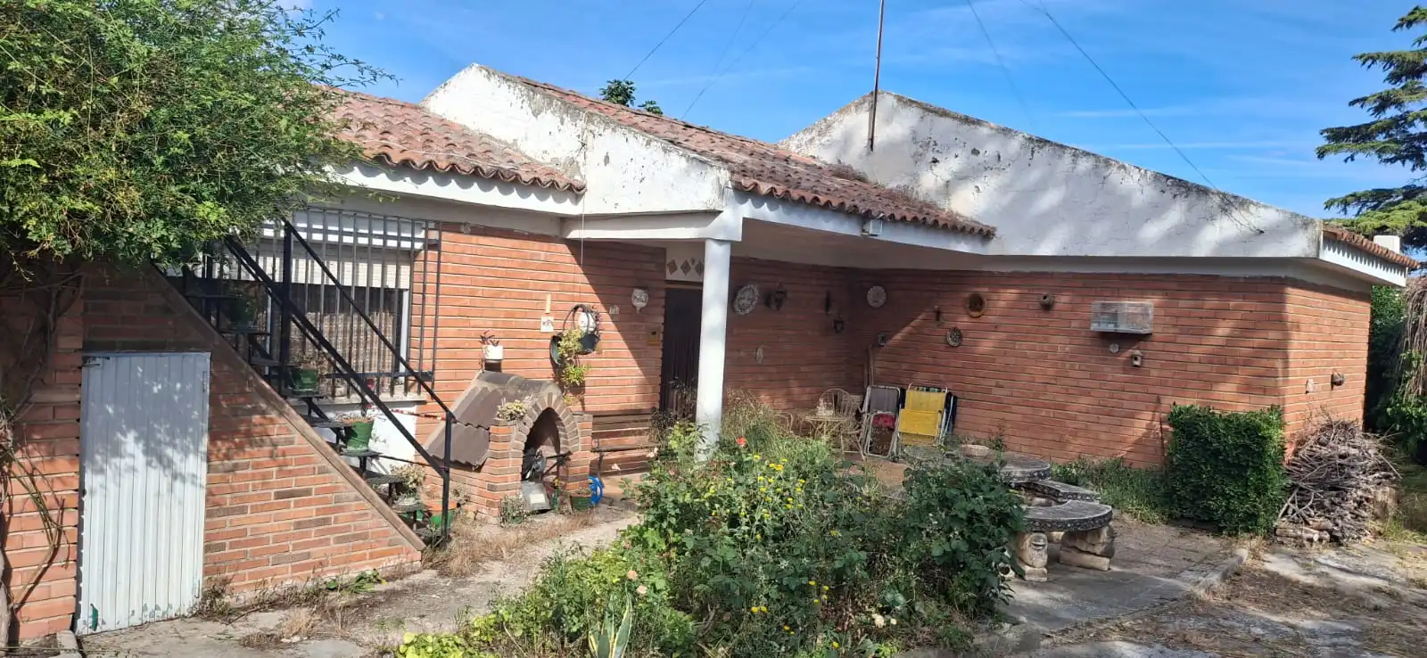 Vista exterior de Casa o xalet en venda en Cadrete amb Calefacció, Jardí privat i Terrassa