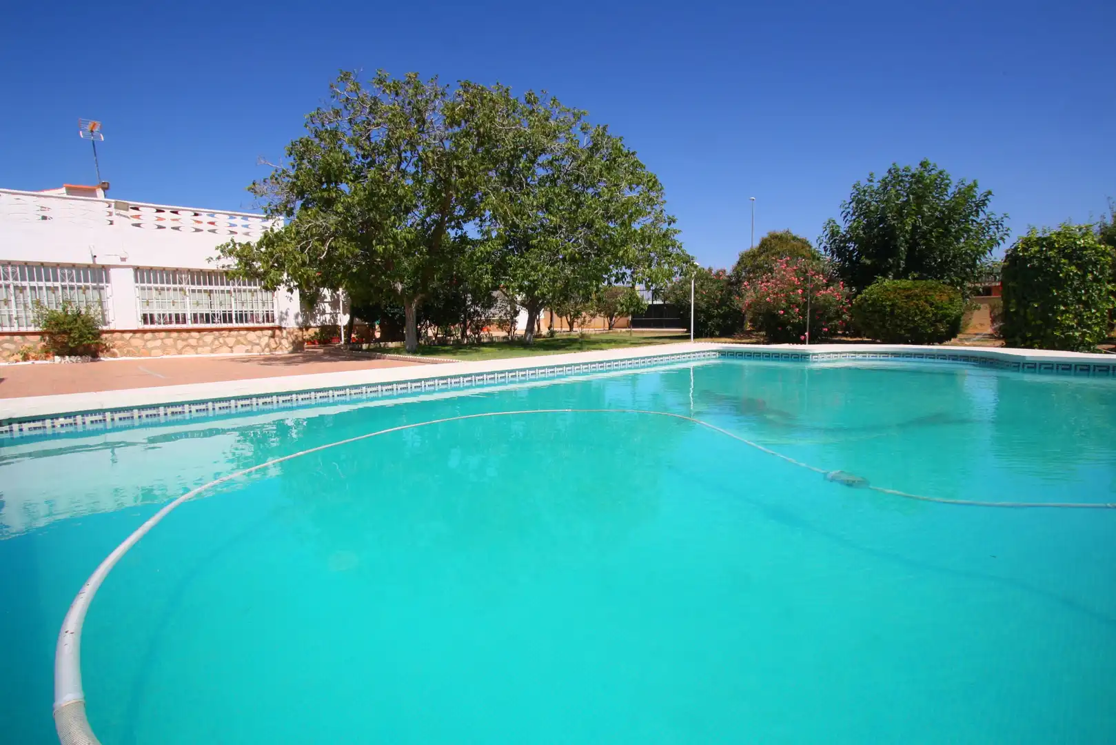 Piscina de Casa o xalet en venda en Albacete amb Aire condicionat, Calefacció i Terrassa