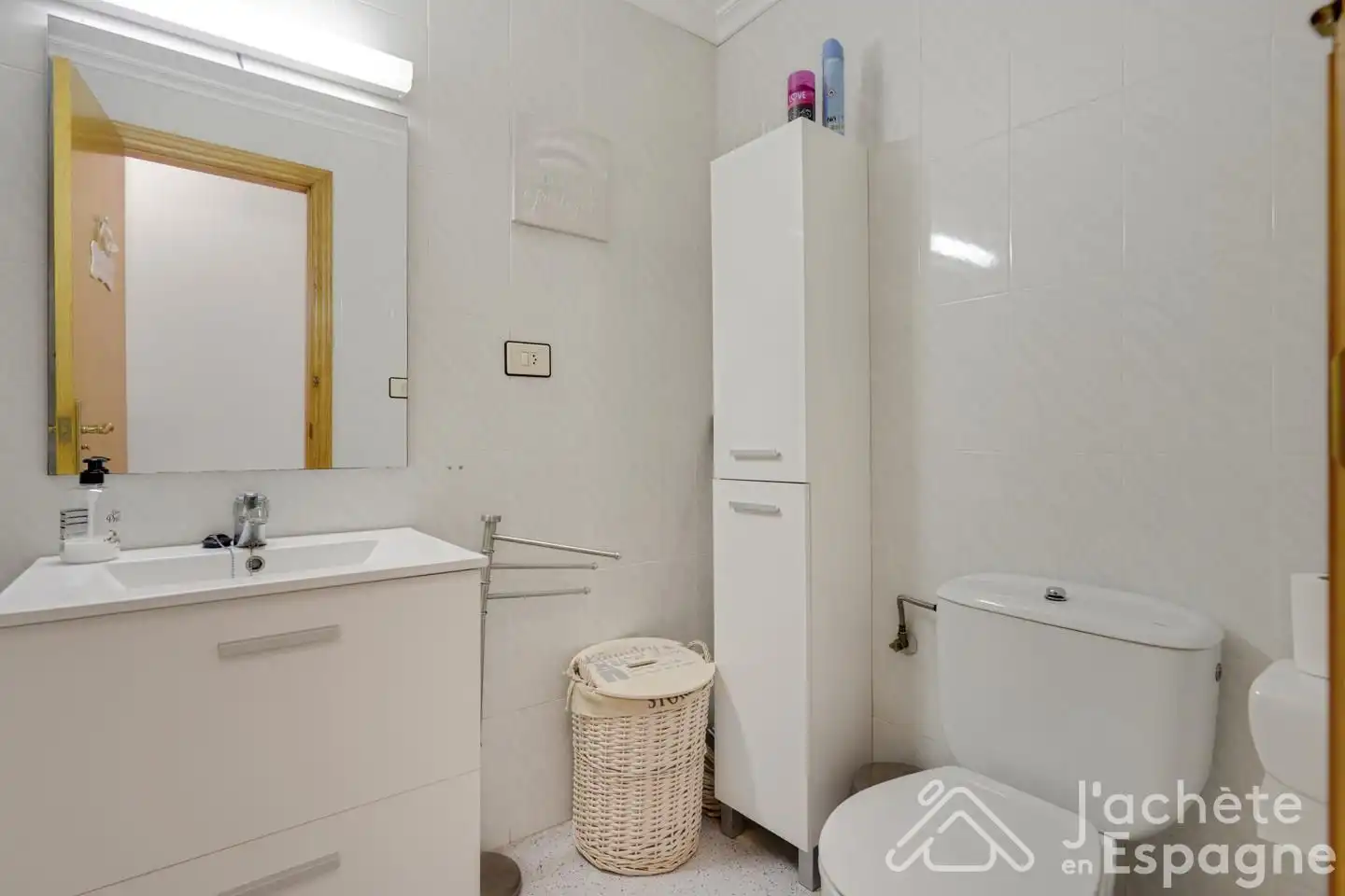 Baño de Piso en venta en Moncofa con Aire acondicionado, Terraza y Amueblado
