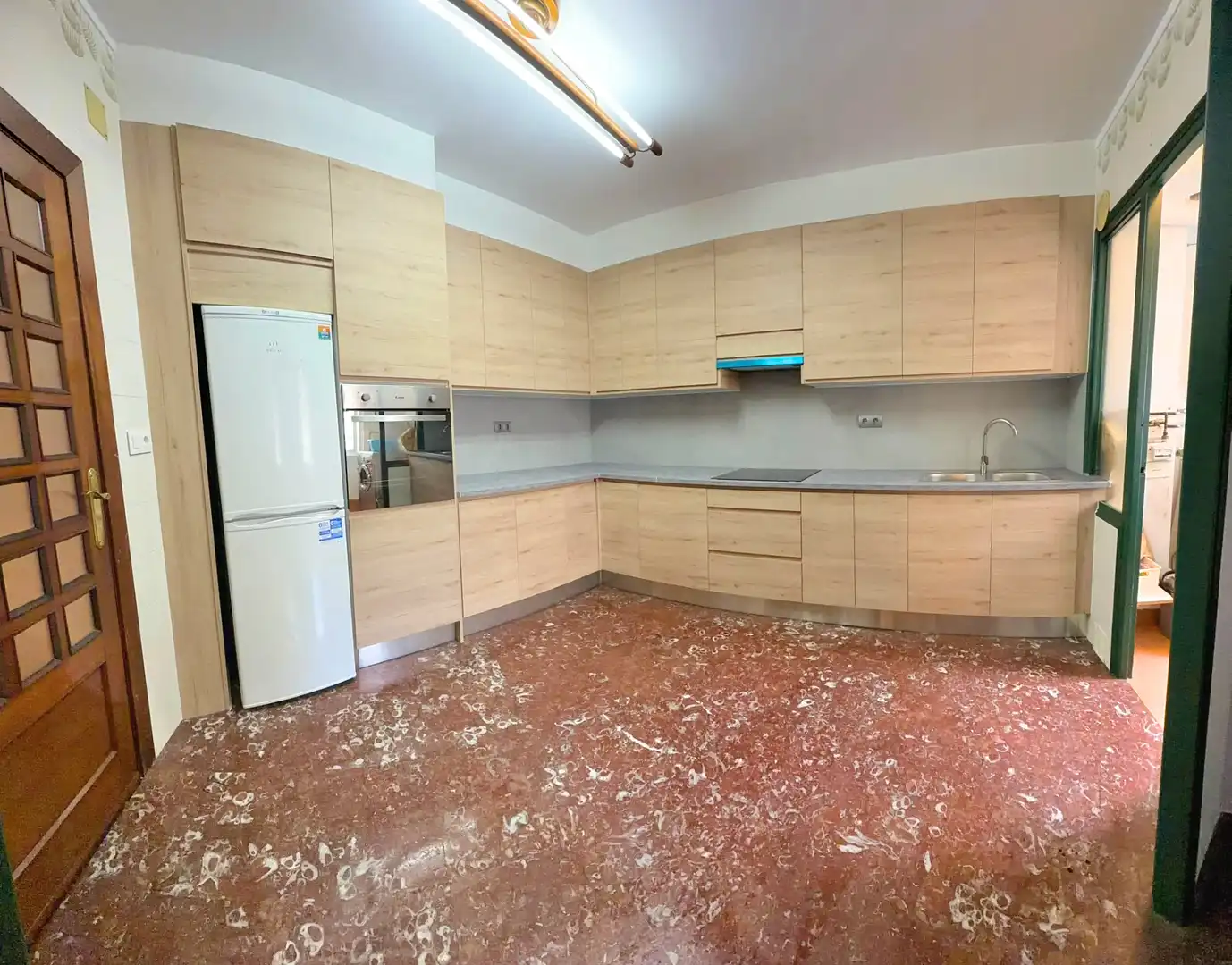 Cuina de Pis en venda en Ferrol amb Calefacció, Moblat i Forn