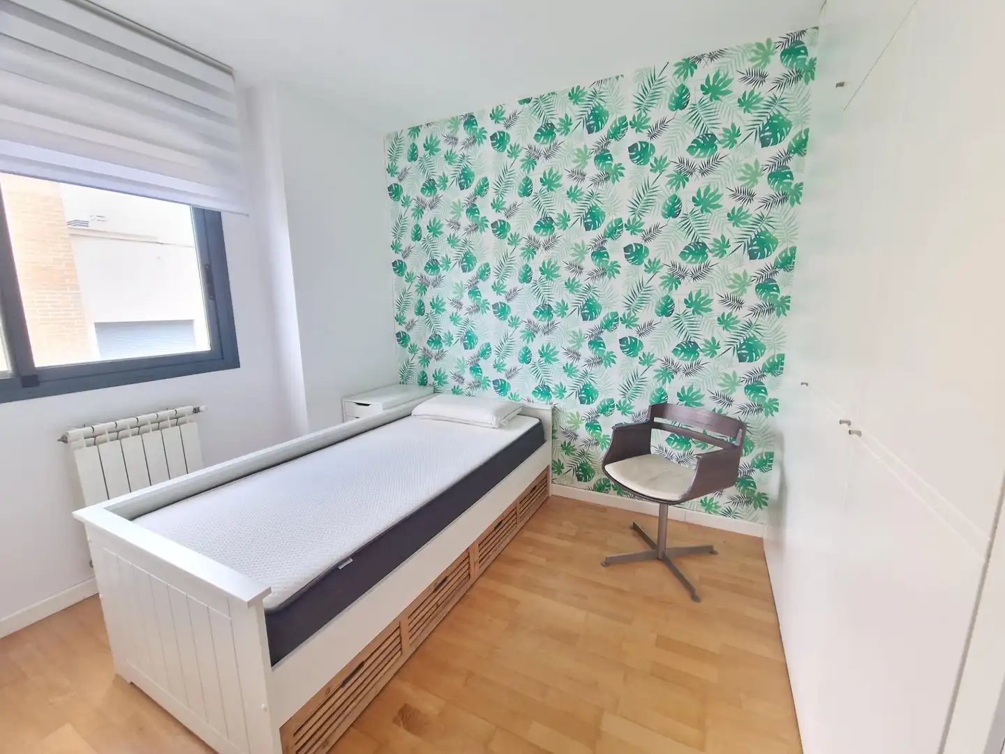 Schlafzimmer von Einfamilien-Reihenhaus zum Verkauf in La Pobla de Vallbona mit Klimaanlage, Heizung und Privatgarten