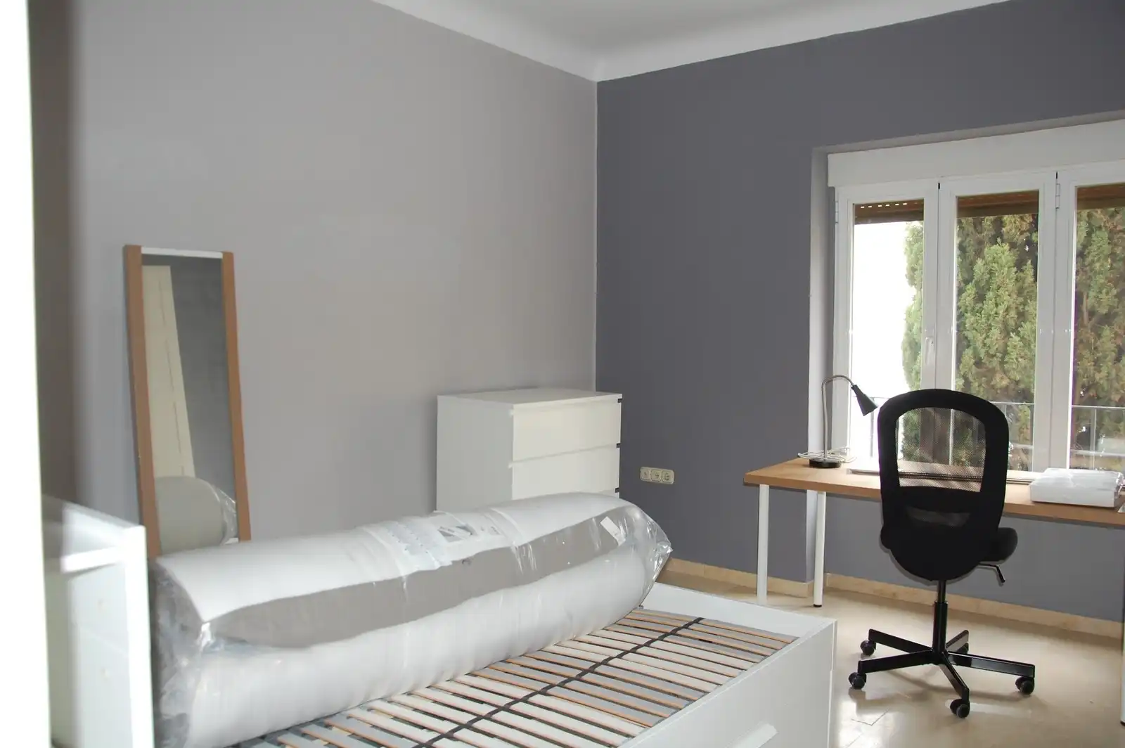 Bedroom of Flat for rent in Granada  with Heating, Terrace and Furnished