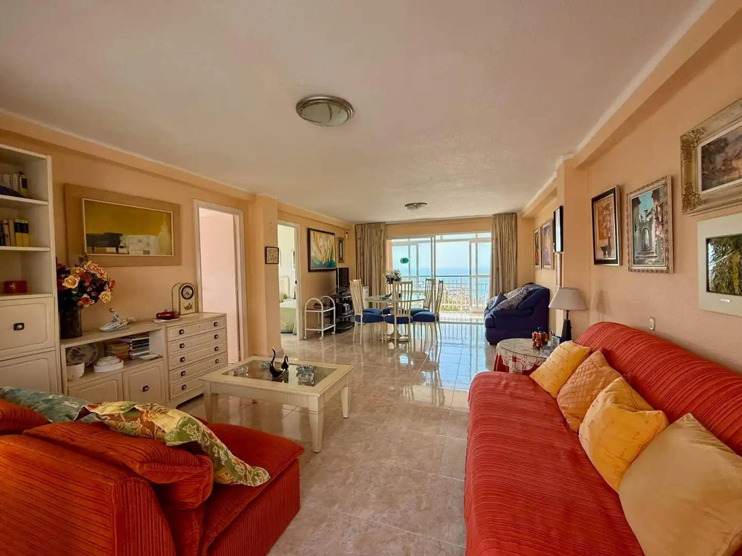 Sala d'estar de Apartament en venda en Benidorm amb Terrassa i Piscina comunitària