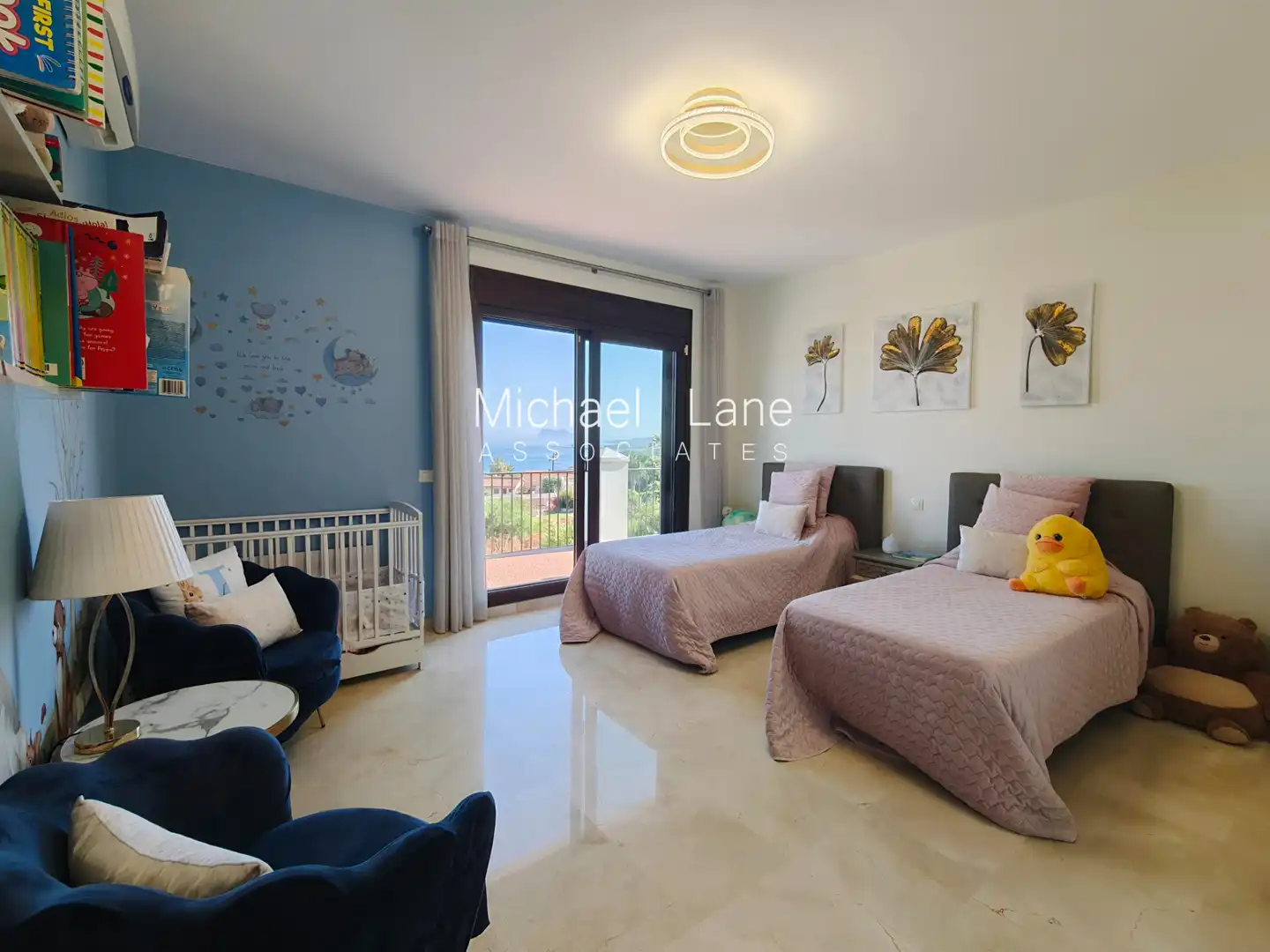 Bedroom of Houses for sale in Sotogrande  with Air Conditioner, Heating and Private garden