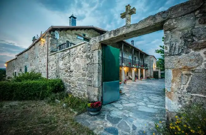 Vista exterior de Casa o xalet en venda en O Páramo  amb Jardí privat