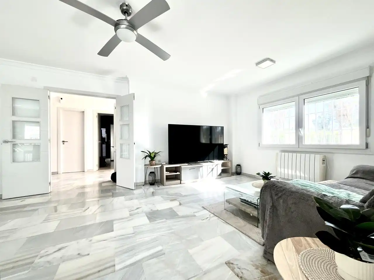 Sala de estar de Casa o chalet en venta en Torremolinos con Jardín privado, Terraza y Piscina