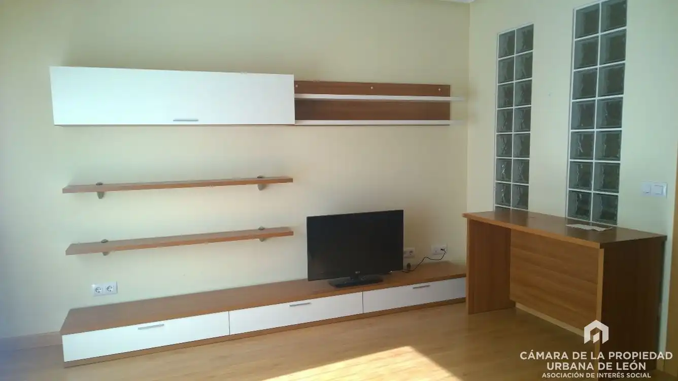 Sala de estar de Piso de alquiler en León Capital  con Calefacción, Terraza y Amueblado