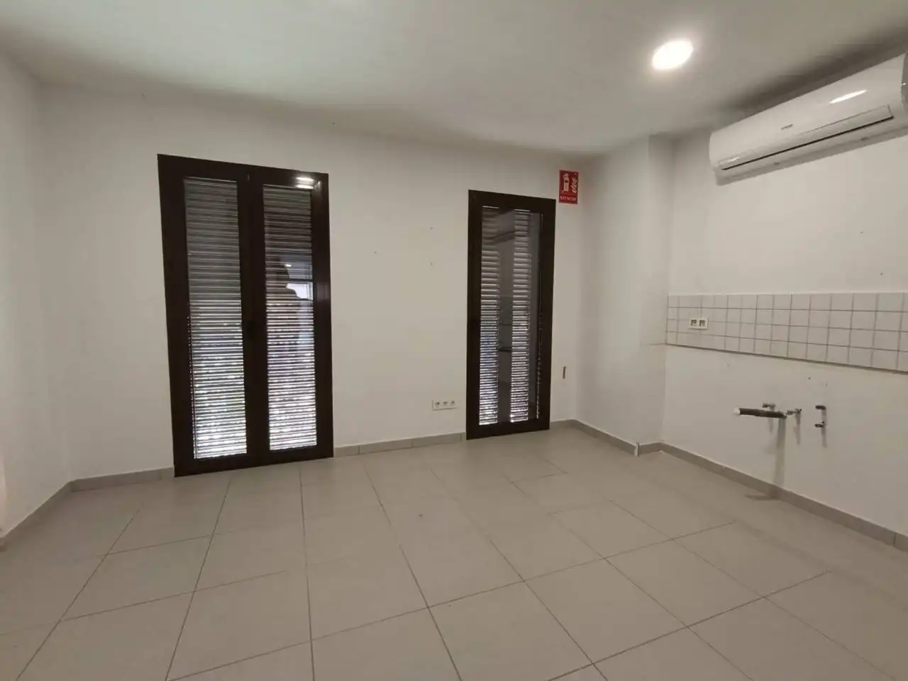 Geschaftsraum zur Miete in Manresa