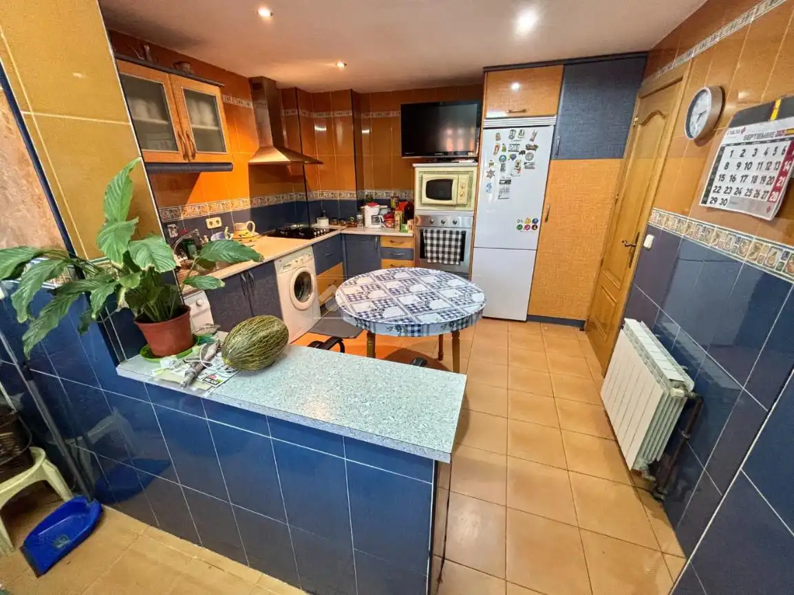 Küche von Wohnung zum Verkauf in Meco mit Heizung und Terrasse