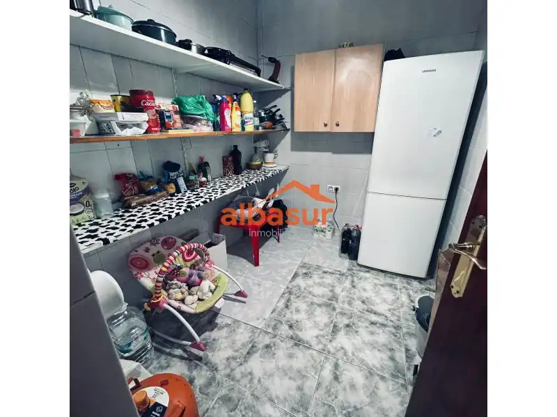 Cuina de Casa o xalet en venda en Fernán-Núñez amb Aire condicionat, Terrassa i Moblat