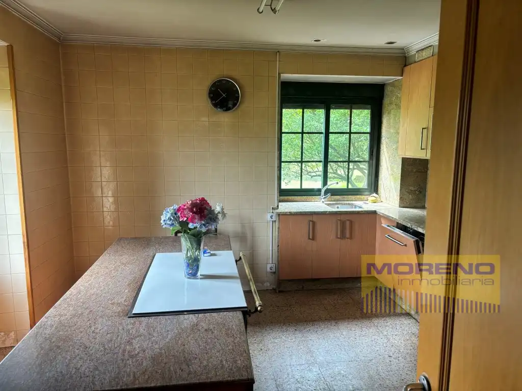 Cocina de Finca rústica en venta en Sarria