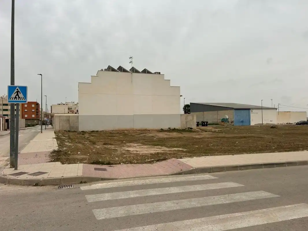 Wohnbaugrundstück zum Verkauf in C. Reyes Católicos, imagen 4