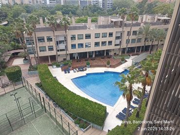 Pis amb piscina en venda a Josep pla 21