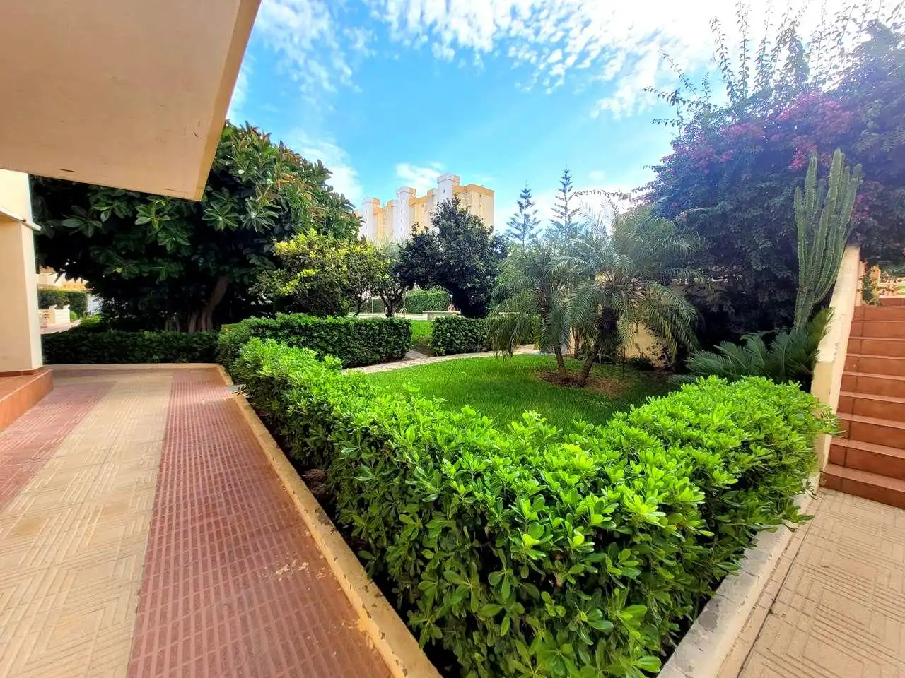 Jardí de Apartament de lloguer en Gandia amb Terrassa, Moblat i Piscina comunitària