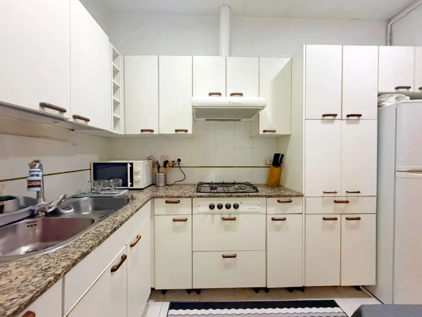 Cuina de Pis en venda en Barcelona amb Aire condicionat, Calefacció i Balcó