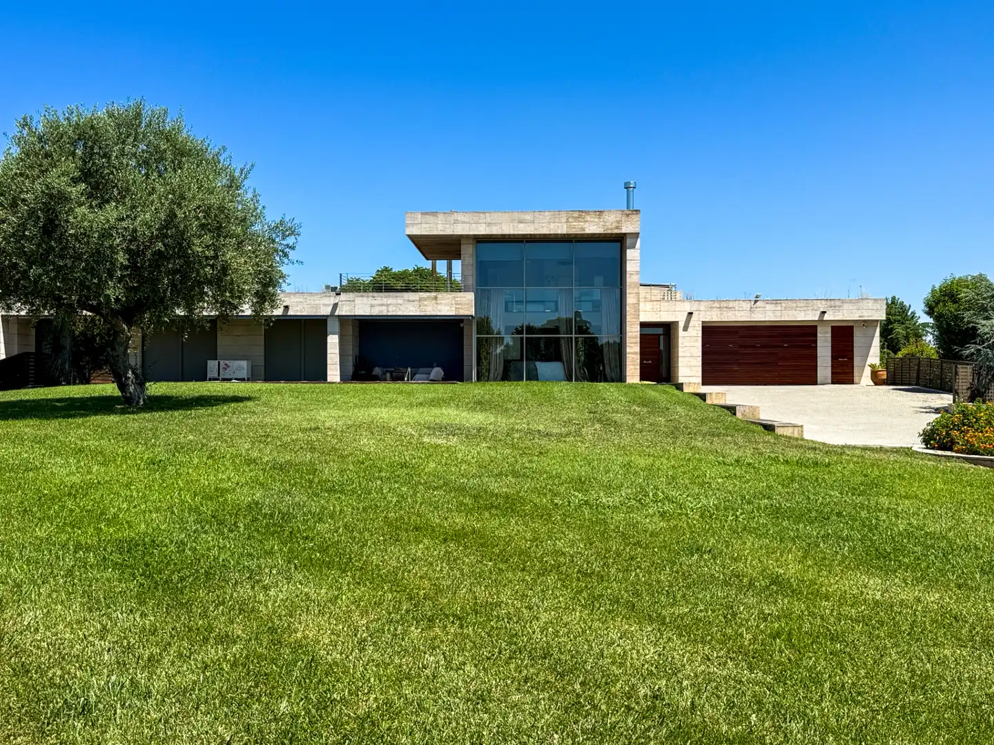 Vista exterior de Casa o xalet en venda en Lleida amb Aire condicionat, Calefacció i Jardí privat