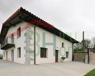 Vista exterior de Casa adosada en venda en Amezketa amb Calefacció, Jardí privat i Terrassa