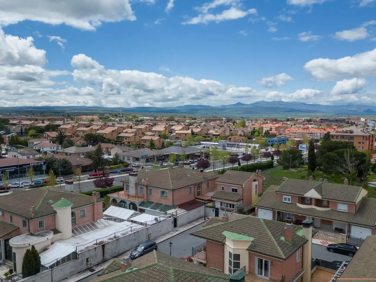 Vista exterior de Casa o xalet en venda en Ávila amb Calefacció, Jardí privat i Terrassa