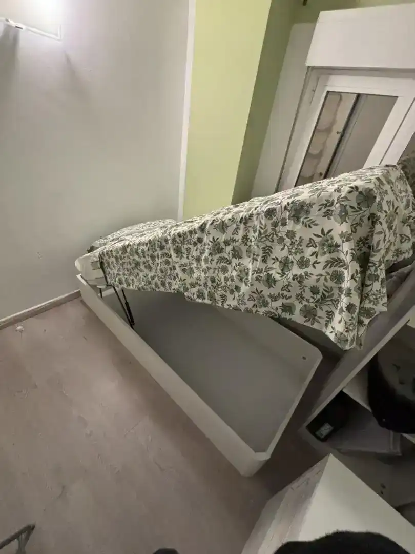 Bedroom of Flat for rent in  Madrid Capital