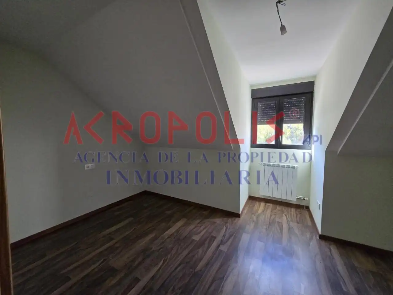 Habitación de Dúplex en venta en Puebla de Lillo con Calefacción, Terraza y Trastero