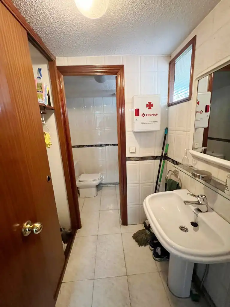Baño de Nave industrial de alquiler en Torrejón de Ardoz con Calefacción