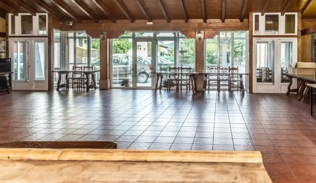 Commercial properties for sale in Cacabelos  with Terrace and Furnished