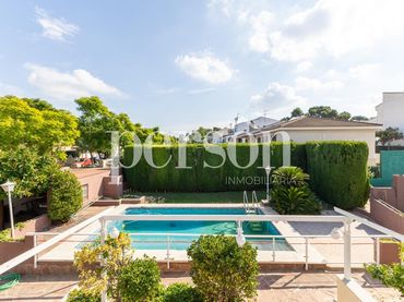 Villa mit Pool zum Verkauf in Zona Avenida Alta - Auditorio