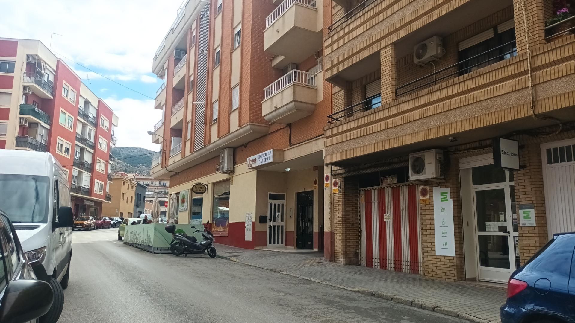 Vista exterior de Garatge en venda en Villena
