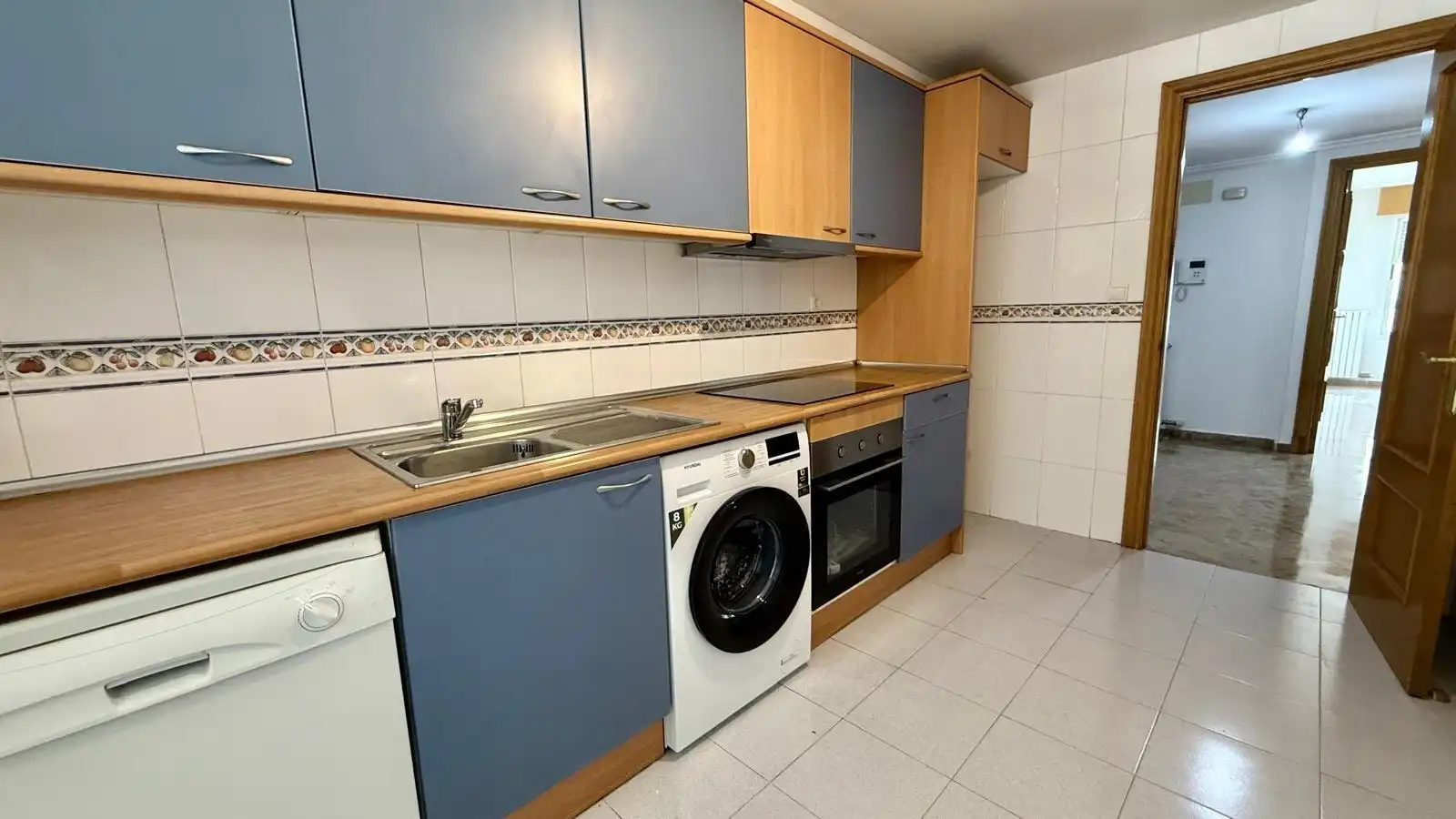 Kitchen of Flat for rent in Zaragoza  with Heating, Terrace and Storage room