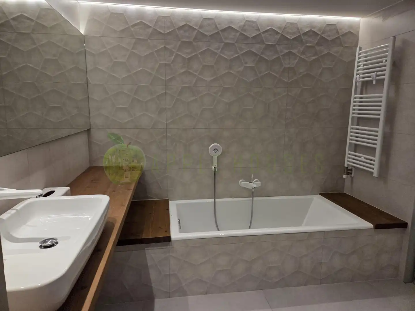 Bathroom of Attic for sale in Sitges  with Air Conditioner, Heating and Terrace