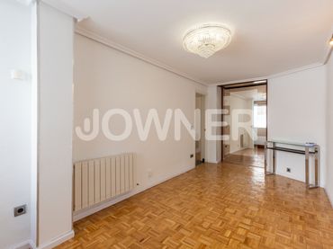 Wohnung mit Aufzug zur Miete in Avenida Donostiarra