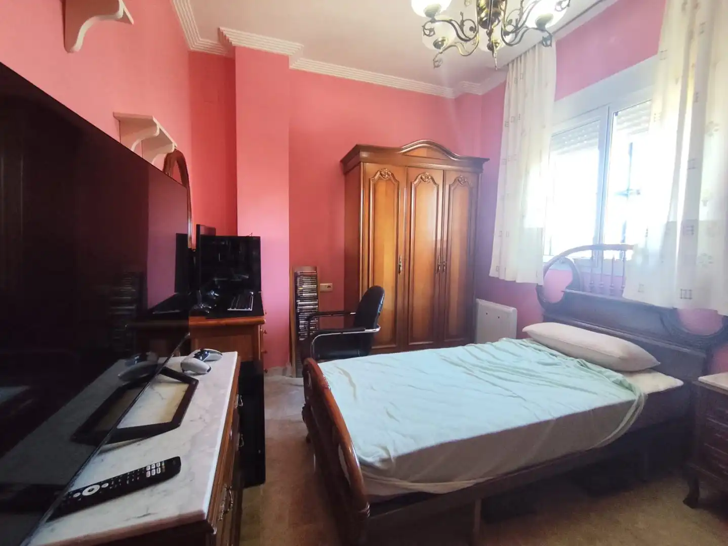 Habitación de Casa o chalet en venta en Gines con Aire acondicionado, Calefacción y Piscina