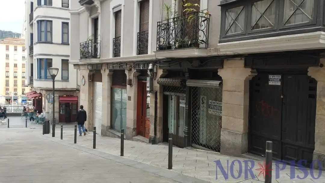 Vista exterior de Local en venta en Bilbao 