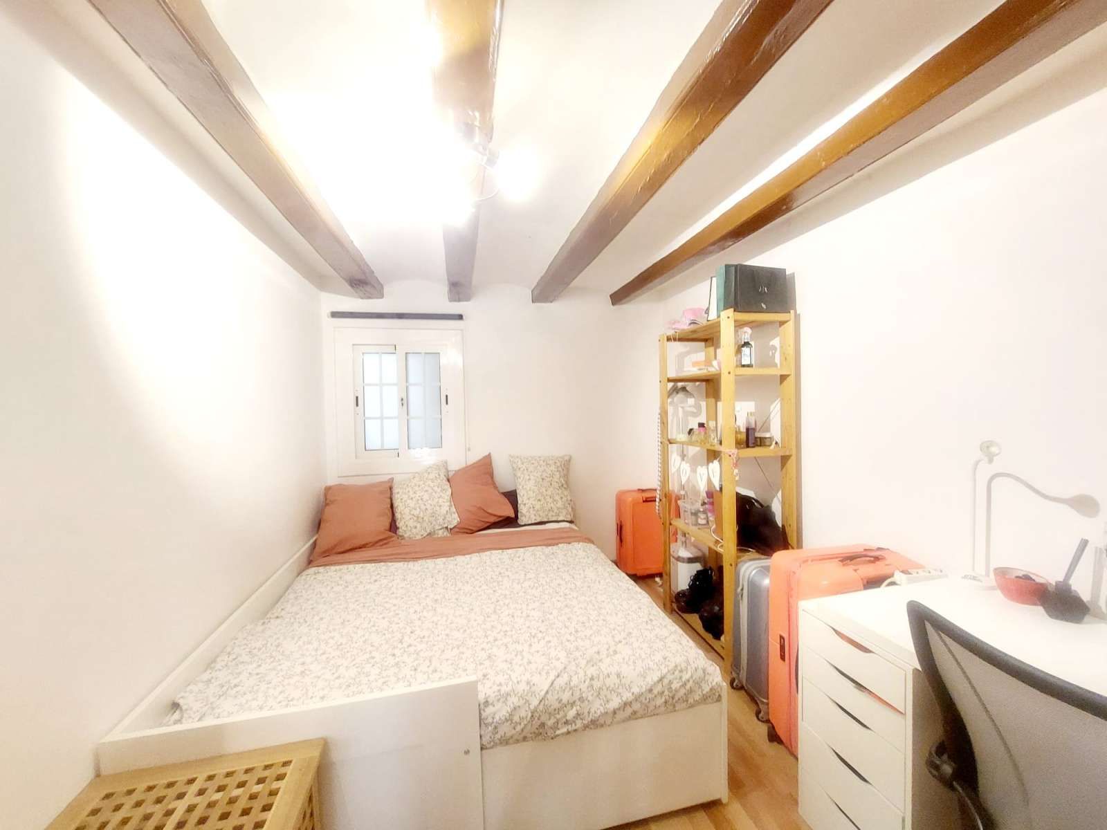 Bedroom of Flat to share in  Barcelona Capital  with Air Conditioner and Terrace