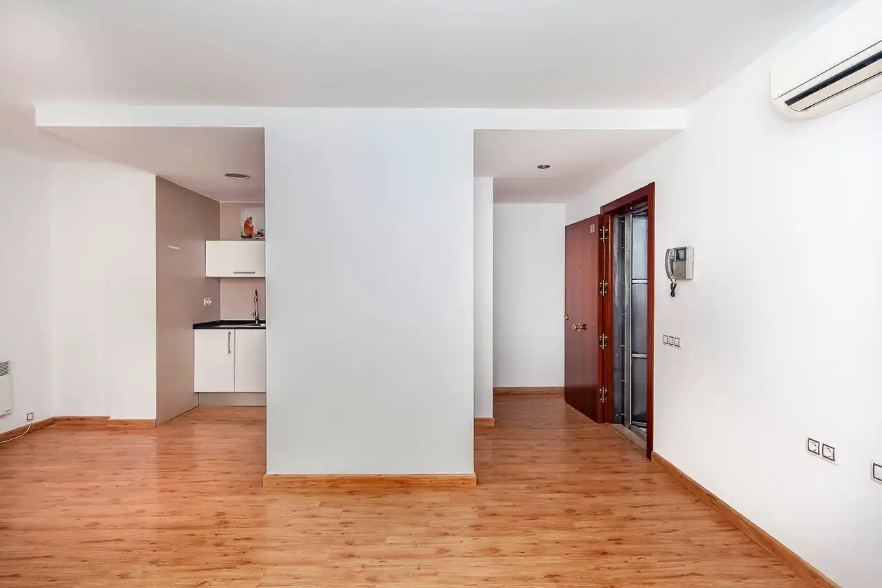 Flat for sale in C/ Escoles